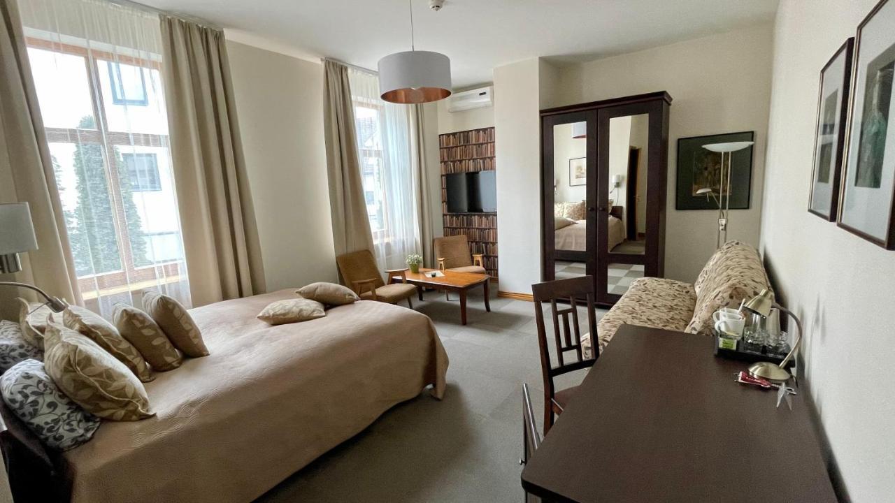 Hotel Vilhelmine Liepāja Kültér fotó